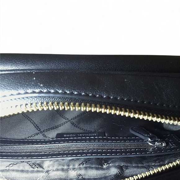 Michael Kors Manhattan Camera Crossbody - Picture 11 of 12